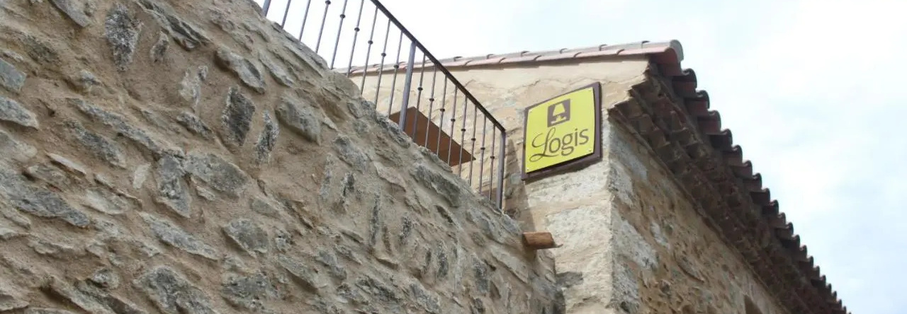 Hotel Les Cabanes Dans Les Bois, Villalier — photo 1