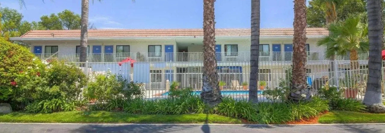 Motel 6 Simi Valley, CA, 西米谷 — 照片 1