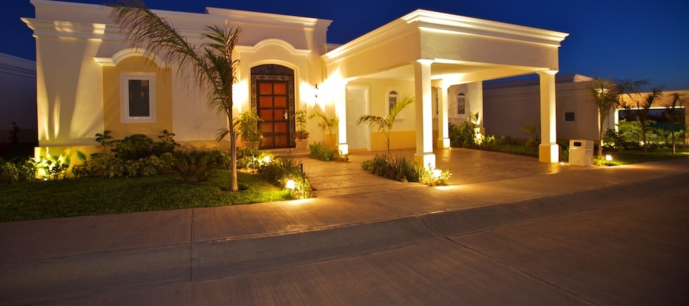 Pueblo Bonito Emerald Luxury Villas & Spa - All Inclusive, 马萨特兰 — 照片 1
