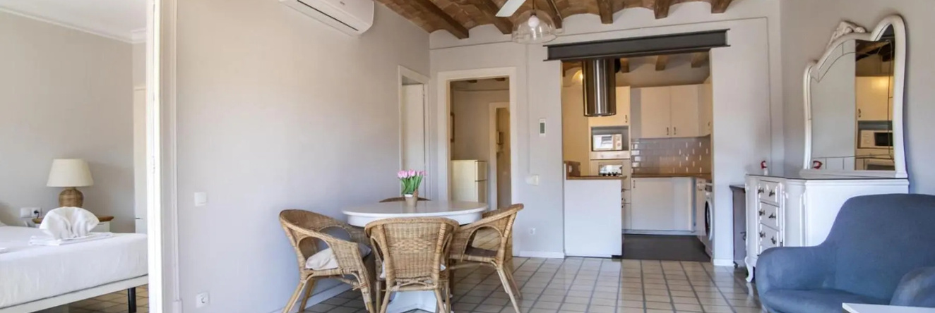 41Cb193- Charming Rustic Apartment, Барселона — фото 1