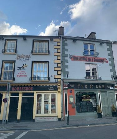 Behan's Horseshoe Bar & Restaurant, Листауэл — фото 1