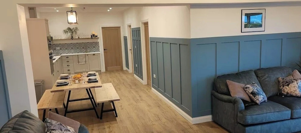 2-bed Coastal Cottage - Sleeps 4 - Pet Friendly, 阿伯波特 — 照片 1