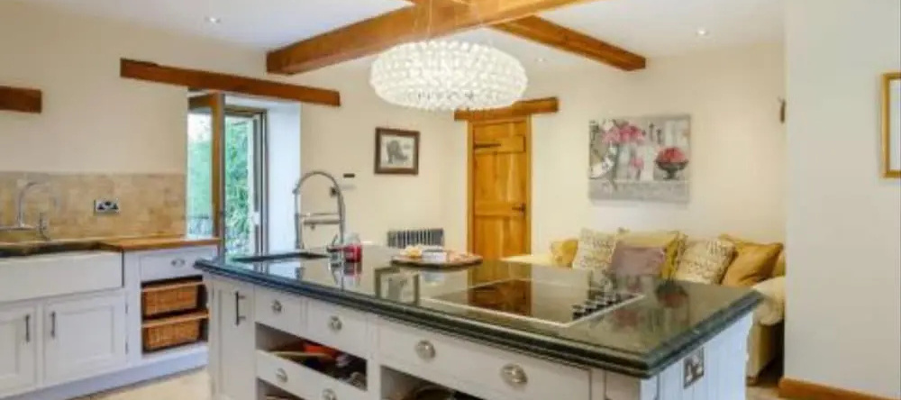 5-bed Retreat, Sleeps 12 in Harrogate With Hot Tub, Birstwith — photo 1