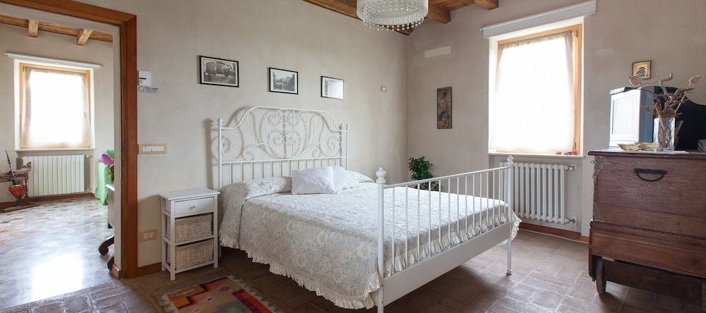 Cascina Serenella B&B, Calcinato — photo 1