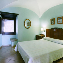 Apartaments Plaça Major, Санта-Пау — фото 3
