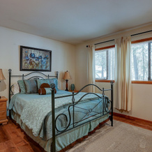 Pet-Friendly 6 Otter Home features Bikes to Explore Sunriver Village by RedAwning, Sunriver — photo 2