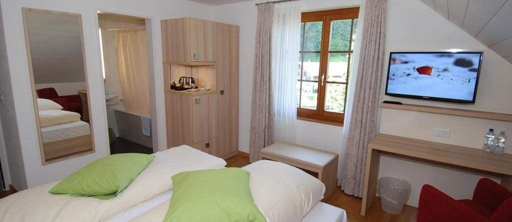 Hotel Hirschen Eggiwil, 吉斯维尔 — 照片 1