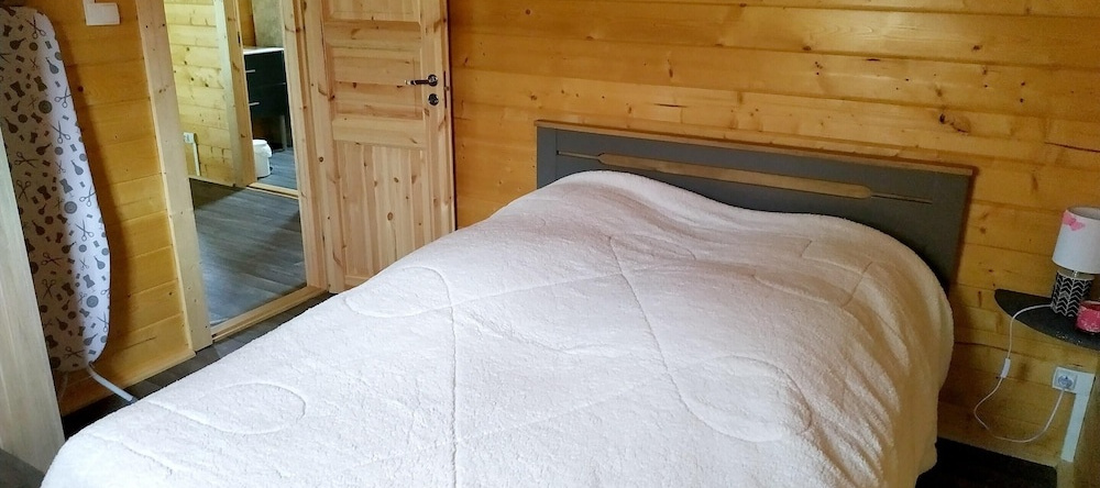 Chalet With 2 Bedrooms In Les Makes, With Wonderful Mountain View, Enclosed Garden And Wifi - 20 Km From The Beach, Ла Посьон — фото 1
