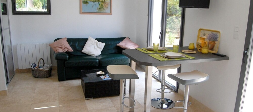 House With one Bedroom in Saint-marc-jaumegarde, With Pool Access, Enc, 圣马克-若姆加德 — 照片 1
