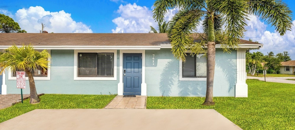 Lakeworth 2 Bedroom Home Free Parking, Lantana — photo 1