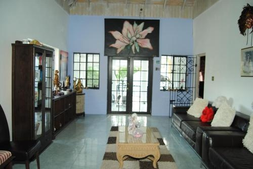 Little Savoy Guest House, Ранауэй-Бей — фото 1