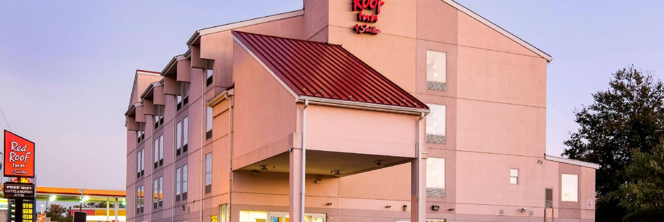 Red Roof Inn & Suites Philadelphia - Bellmawr, Белмаур — фото 1