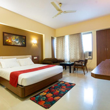 Hotel Express Inn Next To Bigbazar, Буасар — фото 3