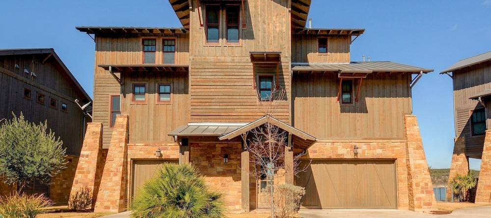 2217 Seabiscuit Cove Villa Unit 119 3 Bedrooms 4.5 Bathrooms Villa, Spicewood — photo 1