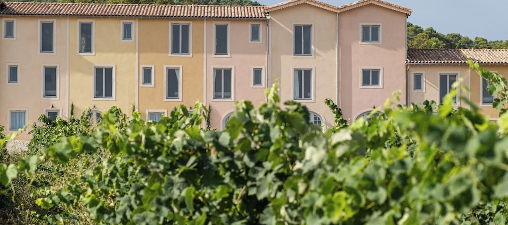 Auberge La Coste, 勒皮-圣雷帕拉德 — 照片 1