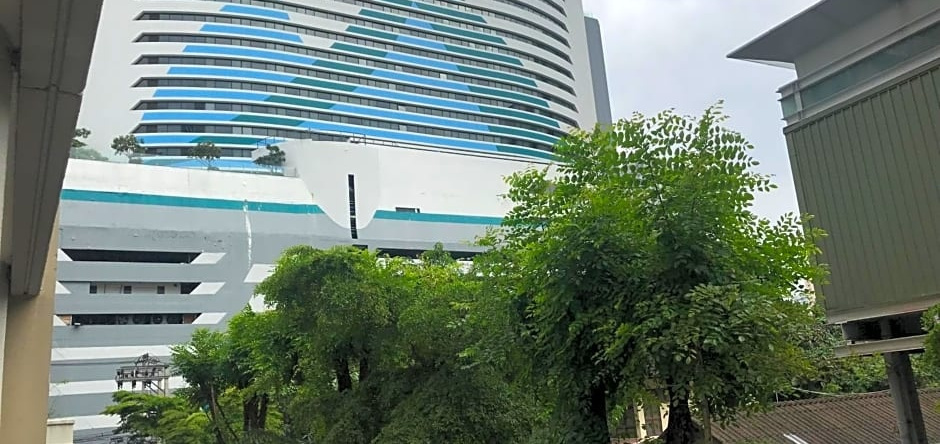 Twin Peaks Sukhumvit Suites, Бангкок — фото 1