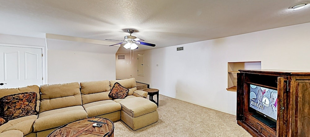 11750 Atascadero - 5 Br Home, 阿塔斯卡德罗 — 照片 1
