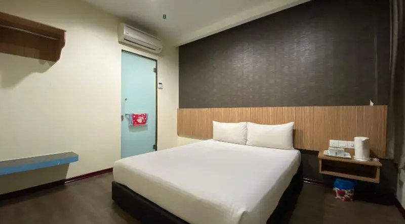 7 Days Express Hotel, Ayer Hitam — photo 1