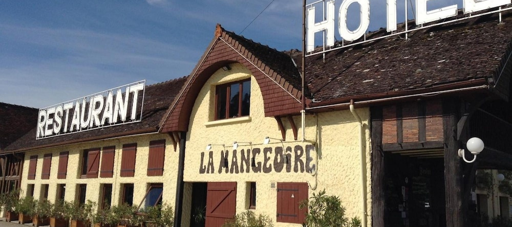 Hôtel Restaurant La Mangeoire – Relais Paris Bâle, Монтьераме — фото 1