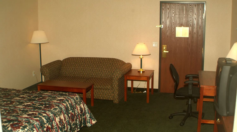 Baymont Inn & Suites New Buffalo, New Buffalo — photo 1