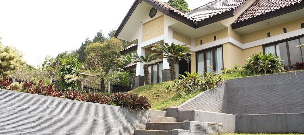 Aldeoz Ciater Cikole Villa Subang, Ciater — photo 1