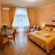 Delyuks s balkonom Apartment, Sevastopol — photo 3