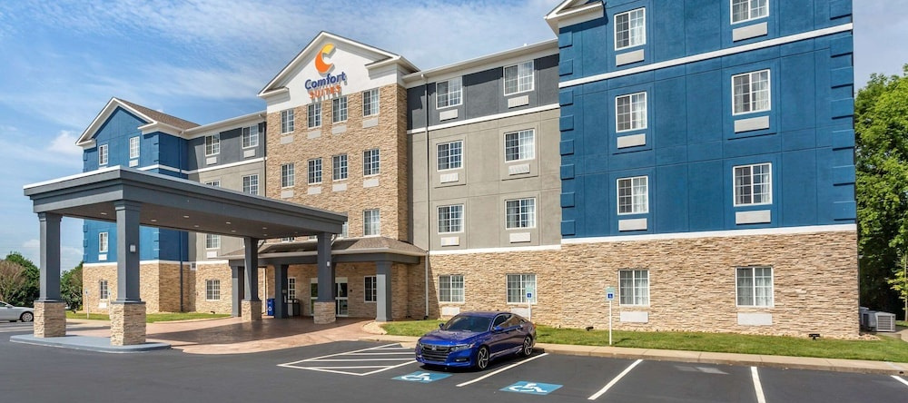 Comfort Suites Clarksville, Clarksville — photo 1