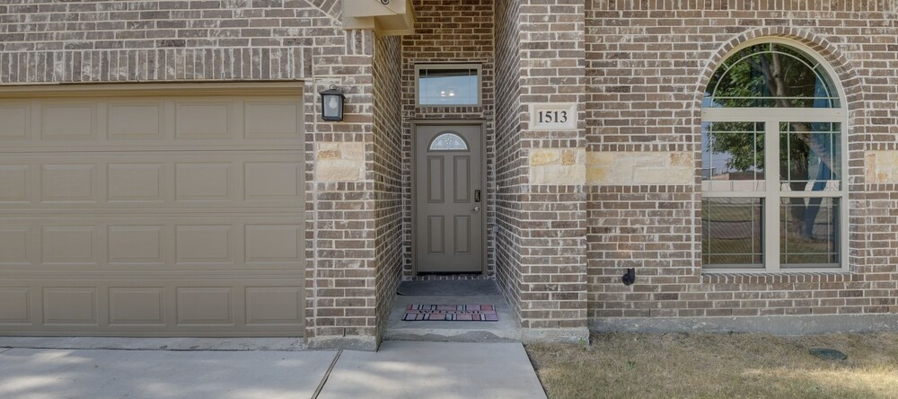 Grand Prairie Gem w/ Yard ~ 5 Mi to At&t Stadium!, 大草原城 — 照片 1