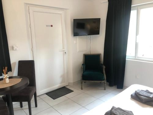 Studio Renove Dans Le Centre Ville, 托南 — 照片 1