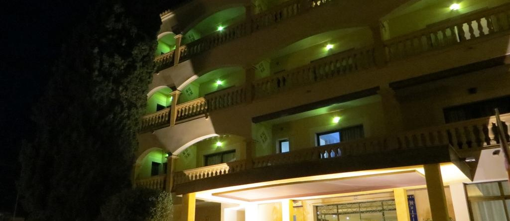 Hotel Baviera, 卡普德佩拉 — 照片 1