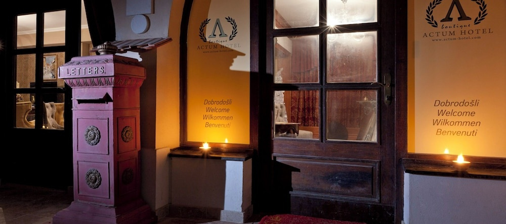 Hotel Actum, 克拉尼 — 照片 1