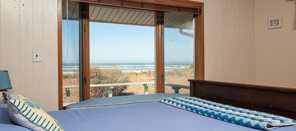Pacific Rest 3 Br home by RedAwning, Waldport — photo 1