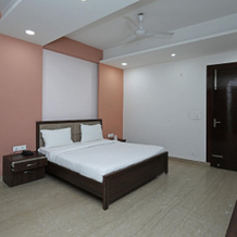 Hotel Pravin Executive by OYO Rooms, 拉图尔 — 照片 2