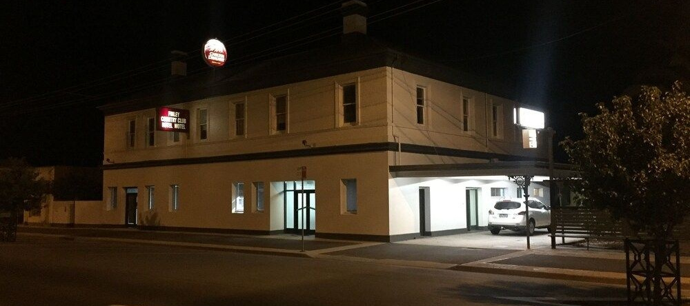 Finley Country Club Hotel Motel, 芬利 — 照片 1