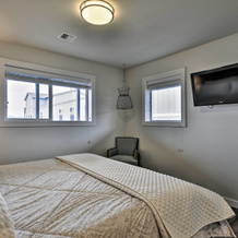 Sleek Riverfront Condo On Pier In Downtown Astoria, Астория — фото 2