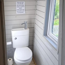 Glamping Hut - Sleeps 2, hot tub & Parking, 班威 — 照片 3