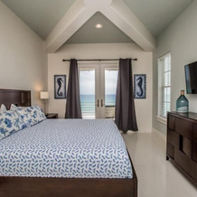 Bord du Mer 6 Bedroom Holiday Home by Five Star Properties, 米拉马尔海滩 — 照片 4