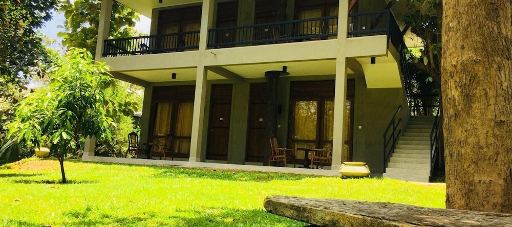 Nil Diya Mankada Safari Lodge, Удавалаве — фото 1