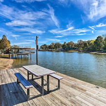 Walk To Cedar Creek Reservoir: Home W/ Fire Pit!, Кемп — фото 3