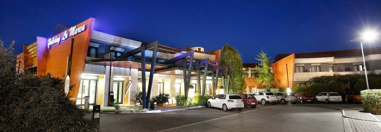 Hotel Holiday La Marca, 维洛尔巴 — 照片 1