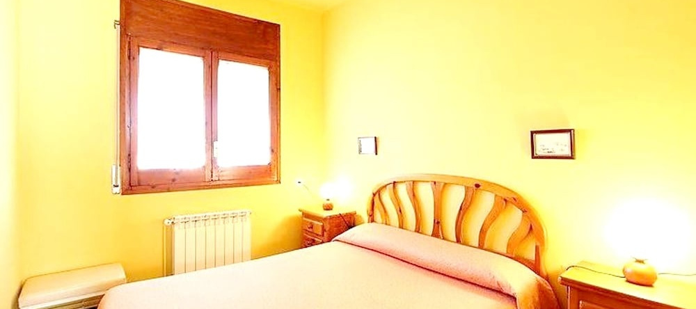 Villa With 6 Bedrooms In Canyelles, With Wonderful Mountain View, Priv, Каньельес — фото 1
