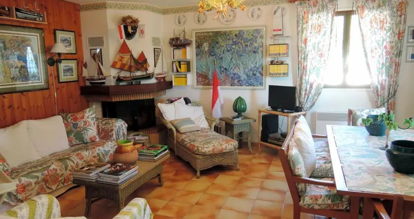 Overlooking Monte Carlo Villa Serrier, Ла Тюрби — фото 1