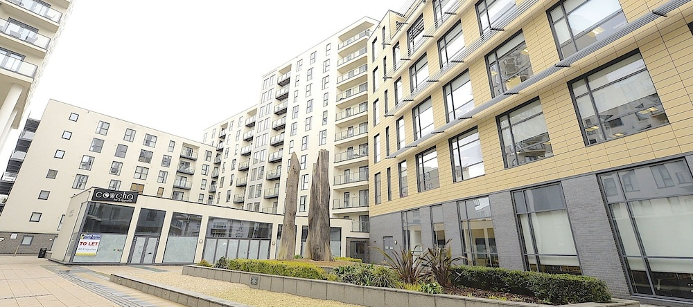 Sfa New Central Woking, Вокинг — фото 1