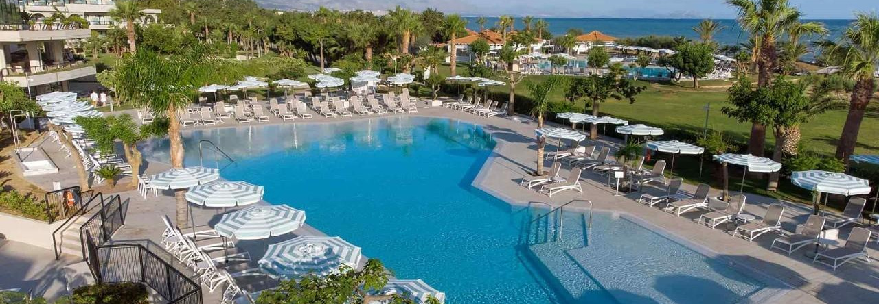 Grand Palladium Sicilia Resort & Spa, 坎波费利切迪罗切拉 — 照片 1