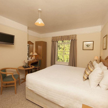 Copper Beech House, Crawley — photo 5