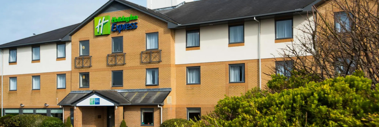 Express Holiday Inn Swansea M4/J43, Coedffranc — photo 1