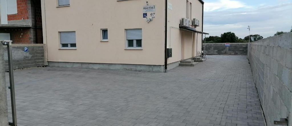 Martin1, Славонски-Брод — фото 1