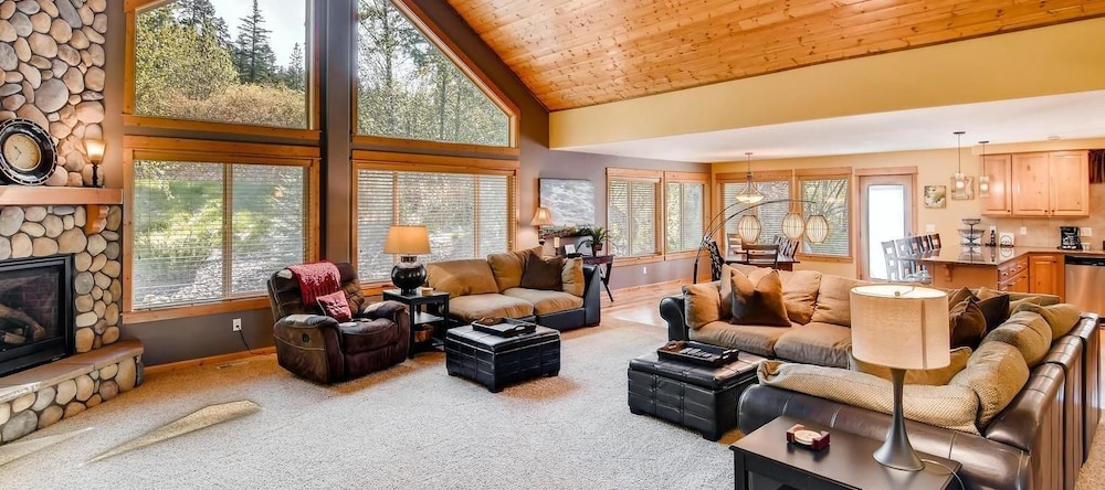 Evergreen Mountain Lodge, Ronald — photo 1