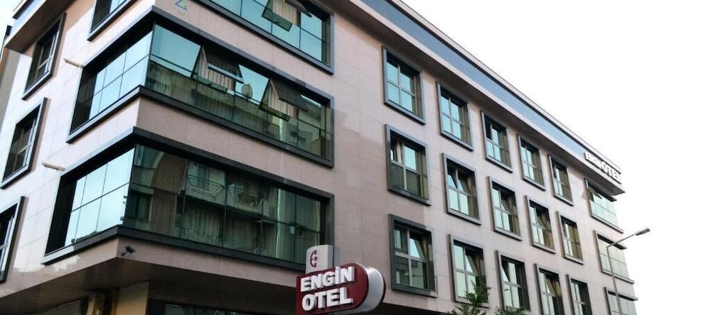 Engin Otel, 加齐埃米尔 — 照片 1