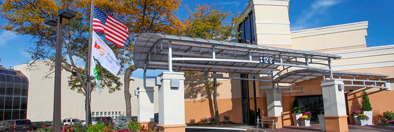 Holiday Inn Westbury - Long Island by IHG, 卡尔普莱斯 — 照片 1
